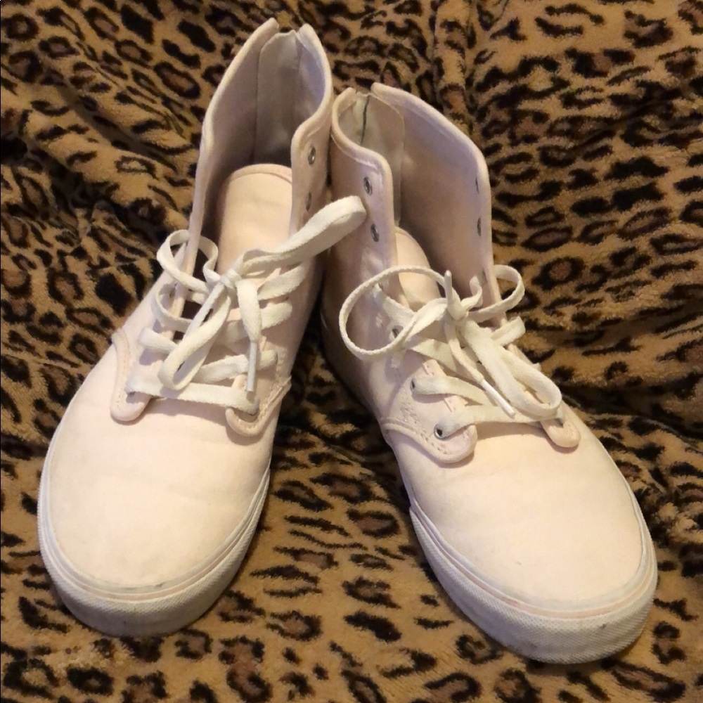 Super cute! light pink high top Vans with glitter.